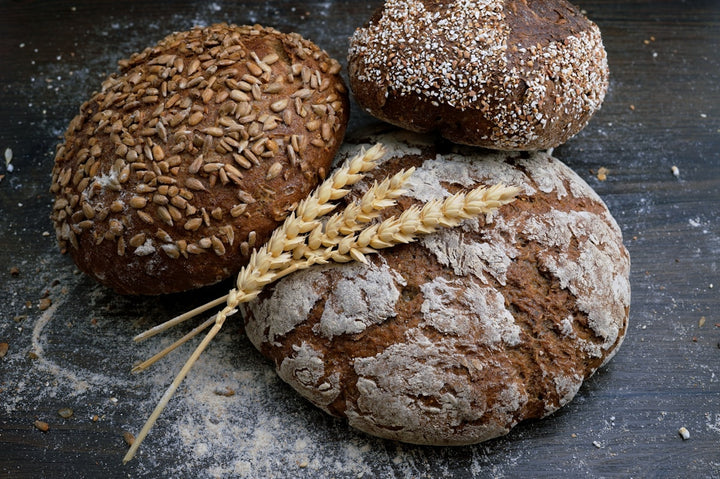 Best Knife for Cutting Bread — Serrated vs Straight Edge Showdown