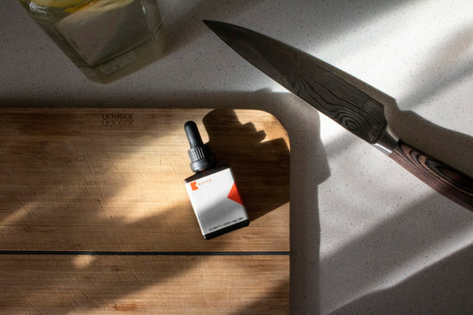 Knife maintenance oil and blade care